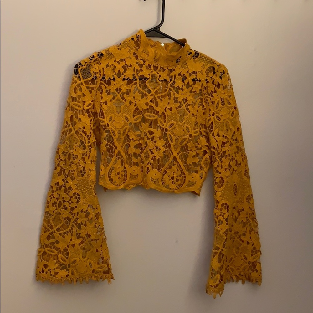 Lace crop flare sleeve top